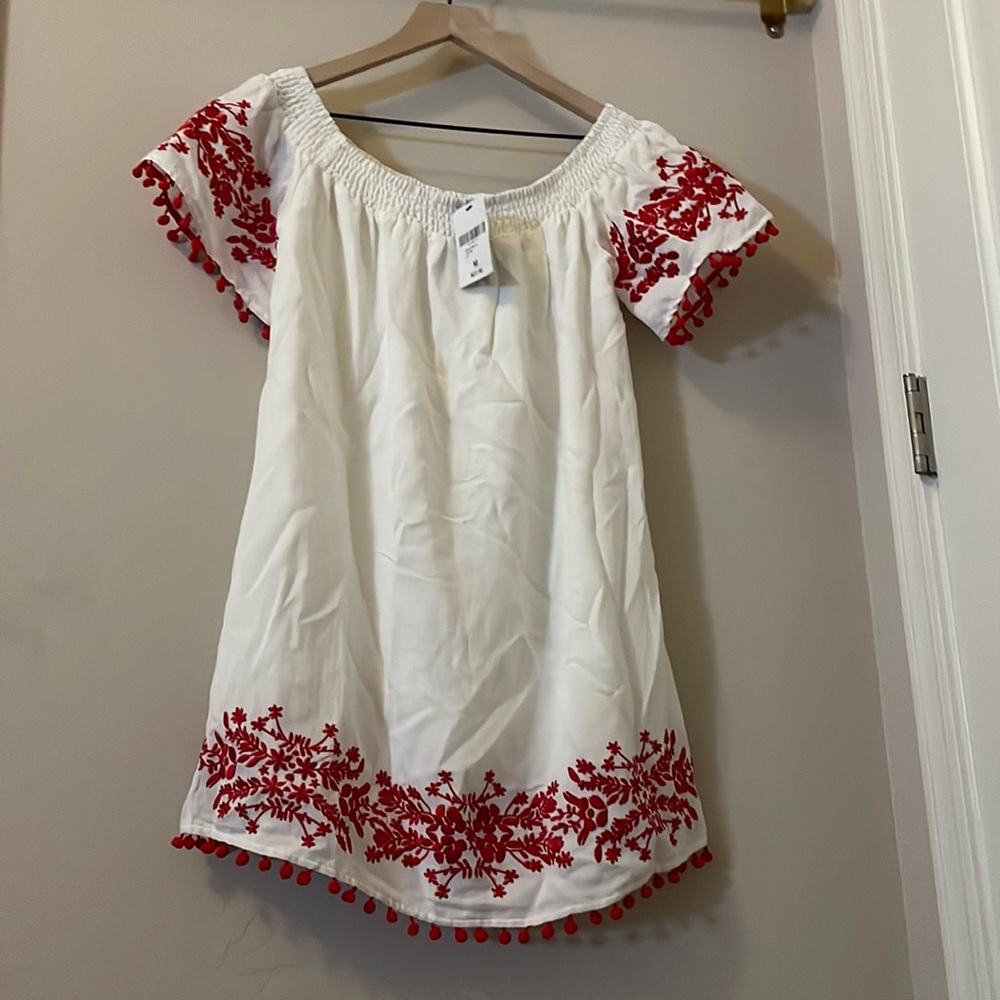 Forever 21 medium off-the-shoulders white dress with red floral embroidery NWT